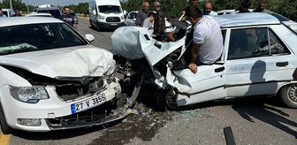 Gaziantep'te iki otomobilin çarpıştığı kazada 2 kişi yaralandı