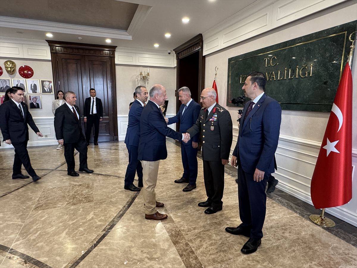İzmir Valiliğinde bayramlaşma töreni yapıldı