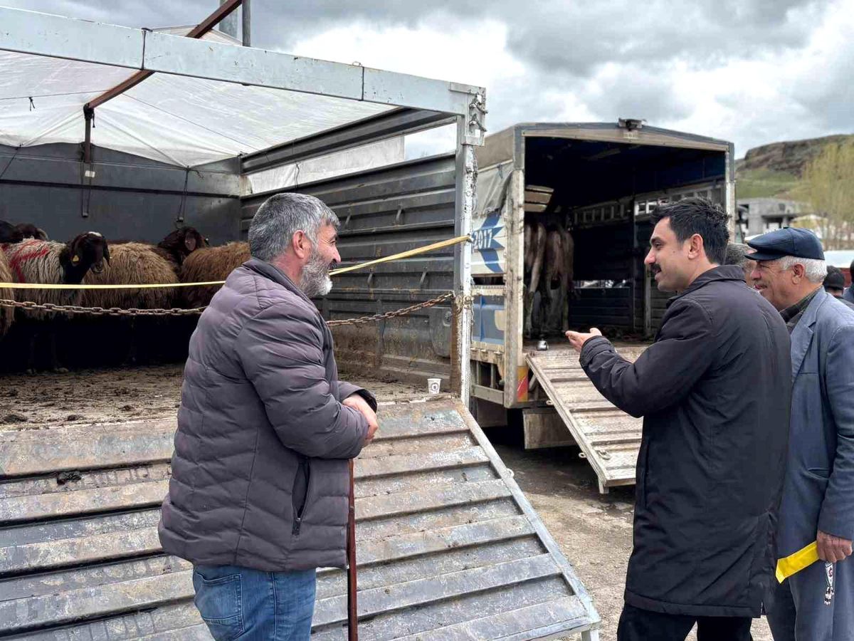 Kaymakam Tutal'dan Kurban Pazarı ziyareti