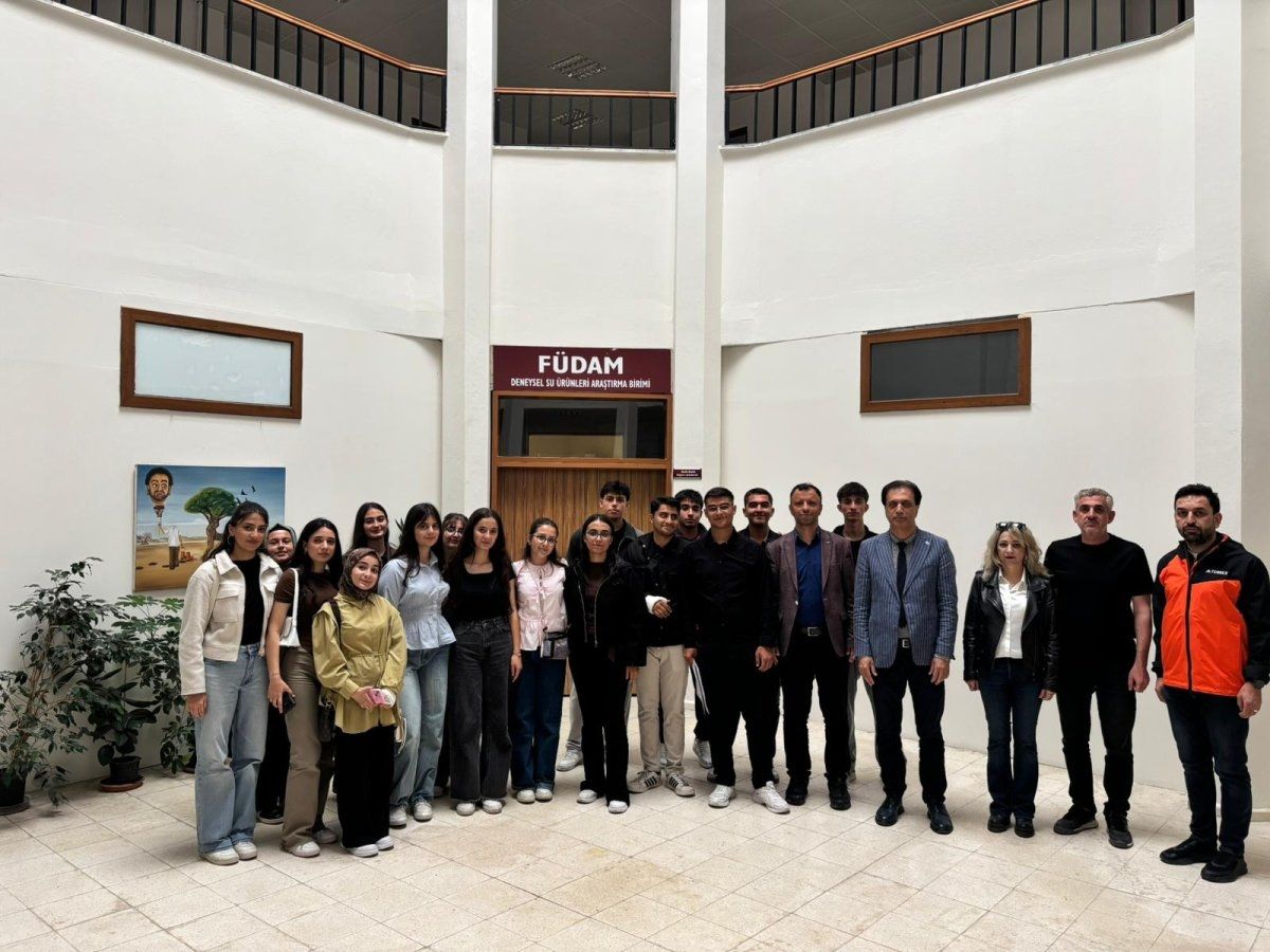 Keban'da lise öğrencileri Fırat Üniversitesi'nde projelerinin sunumunu yaptı
