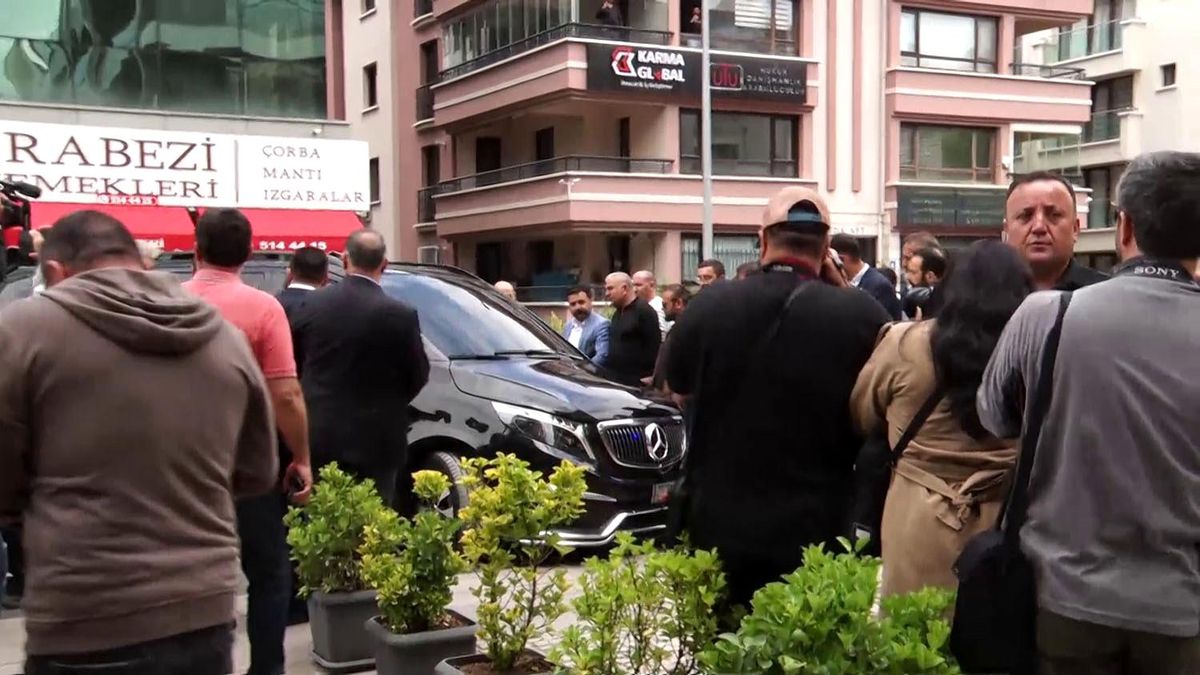 Kemal Kılıçdaroğlu çalışma ofisinde
