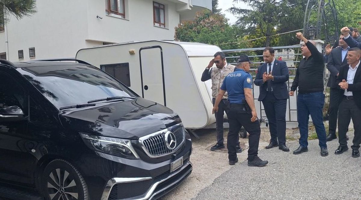 Kılıçdaroğlu, Konutundan Ayrılarak Çalışma Ofisine Geçti