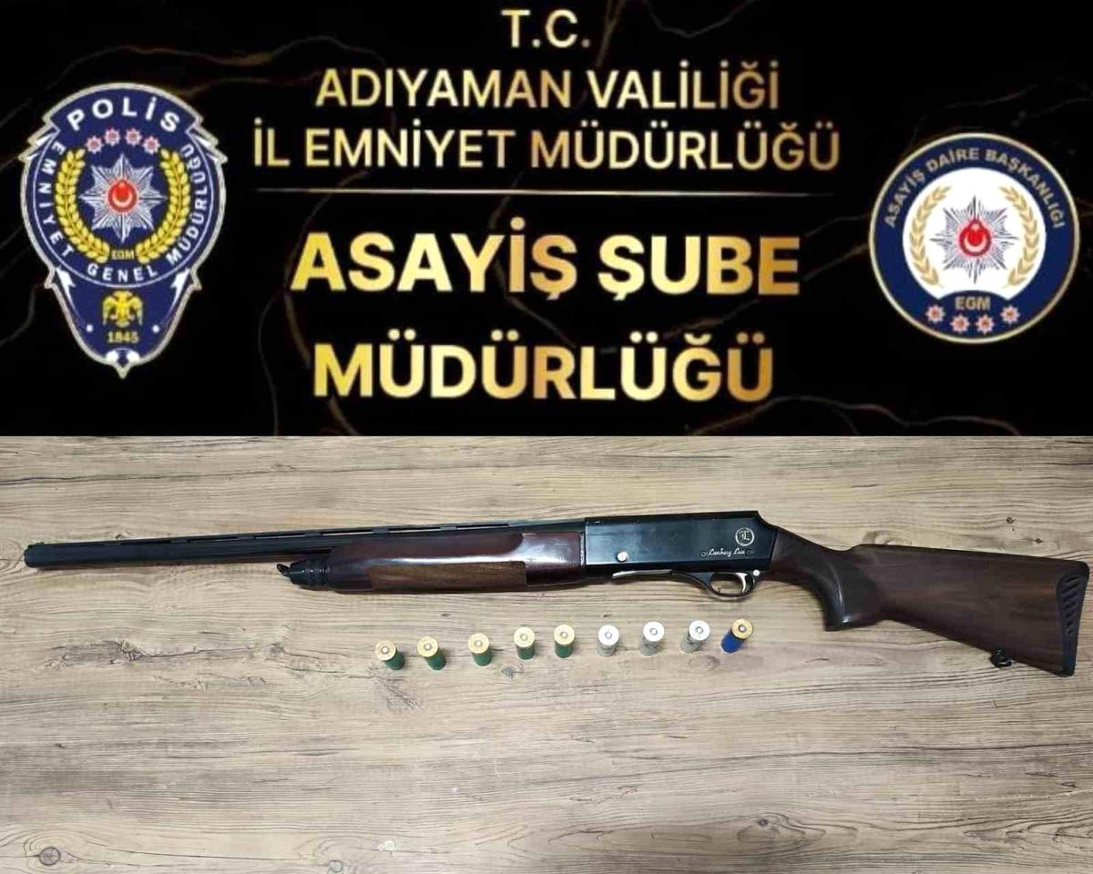 Kız kardeşinin iş yeri önünde havaya ateş açan şahıs yakalandı