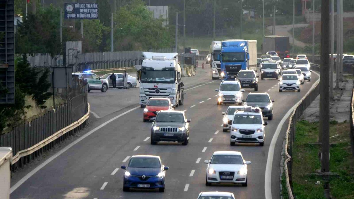 Kocaeli'de mesai bitimiyle TEM'de hareketlilik başladı