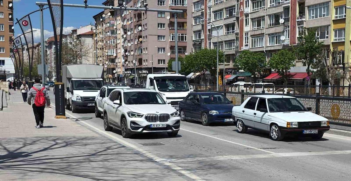 Kütahya'da araç sayısı artmaya devam ediyor