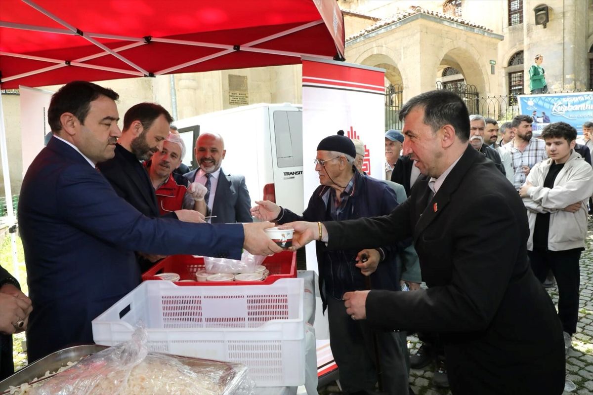 Kütahya'da kentin coğrafi işaretli lezzetleri vatandaşlara ikram edildi