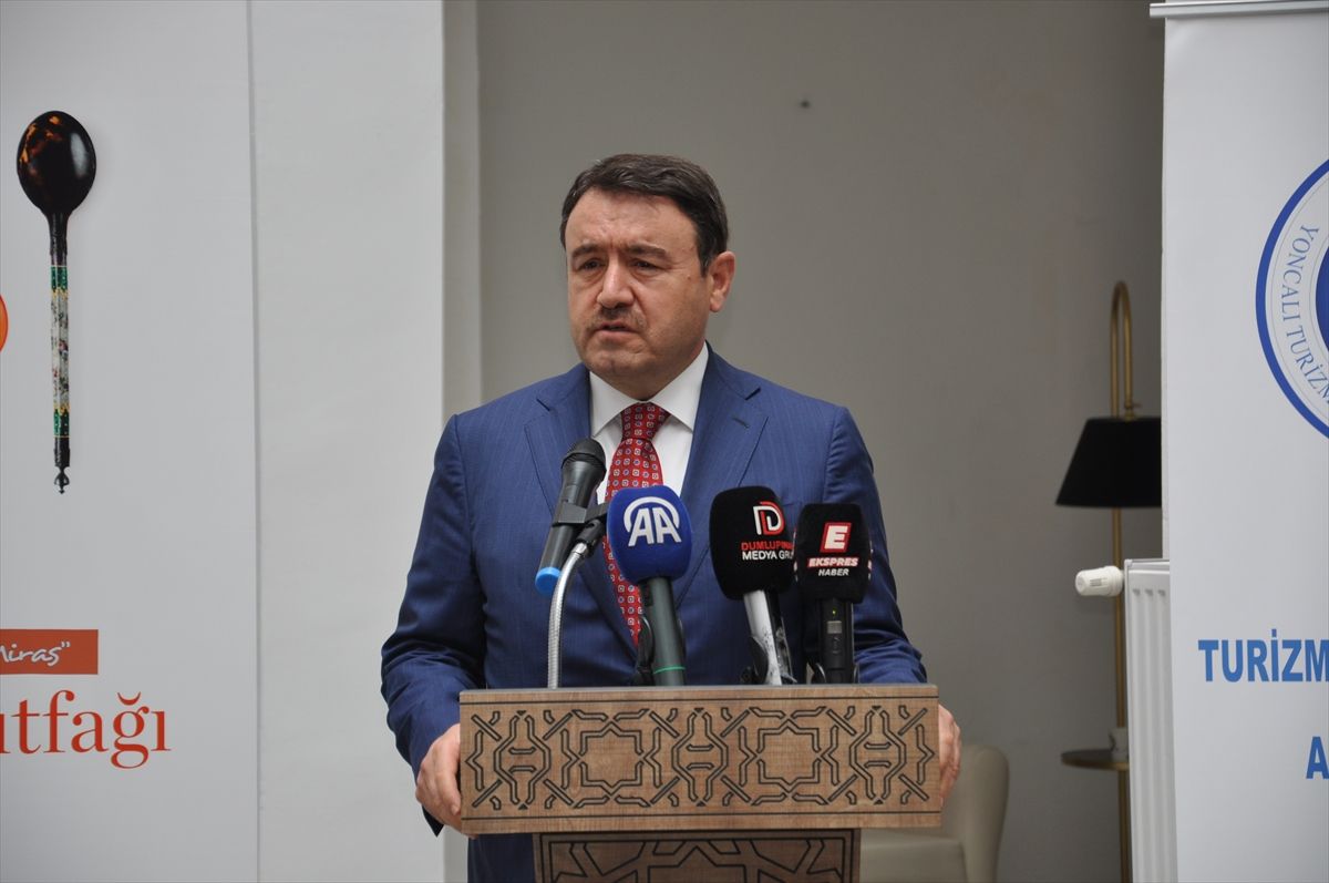 Kütahya'da Türk Mutfağı Haftası'nda Kütahya Mutfağı kitabı tanıtıldı