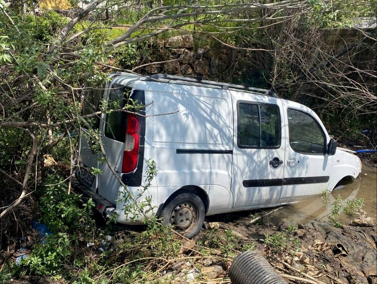 Malatya’da Hafif Ticari Araç Yoldan Çıktı: 2 Yaralı