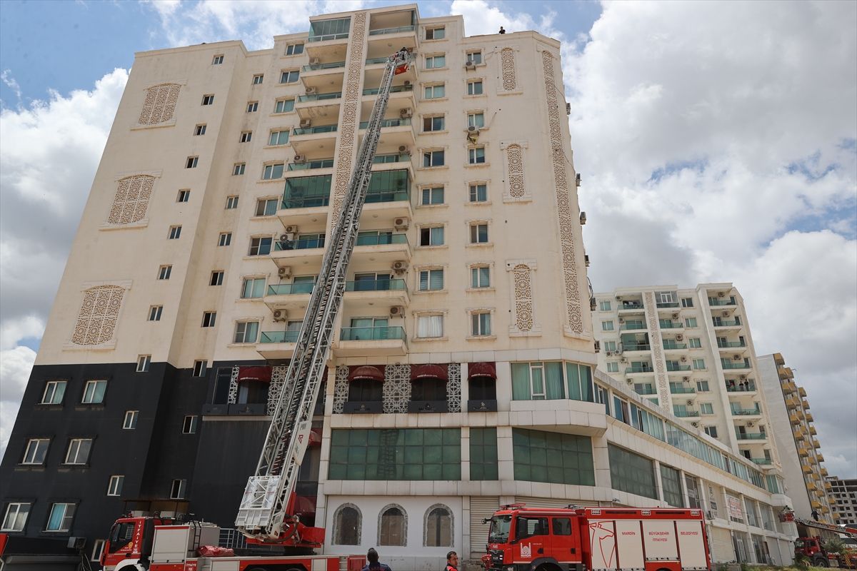 Mardin'de binada çıkan yangında dumandan etkilenen 6 kişi hastaneye kaldırıldı