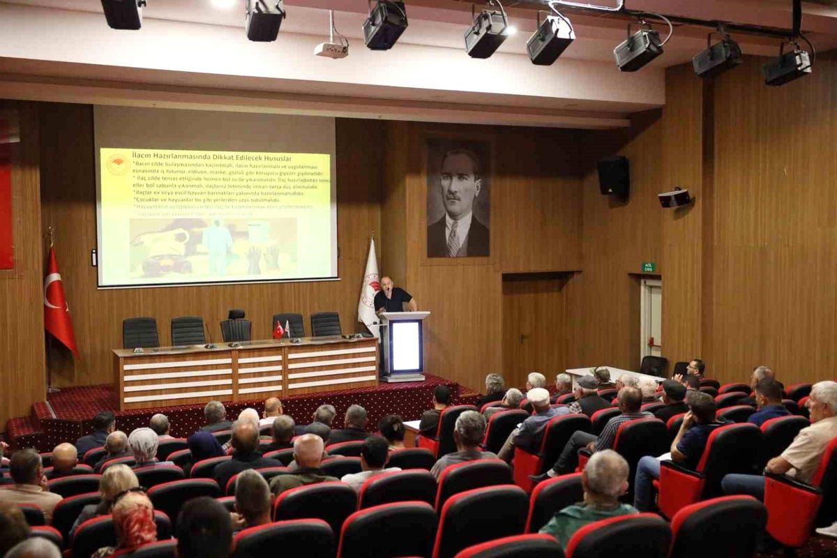 Menteşeli üreticilere 'B reçete ve bitki koruma' eğitimi