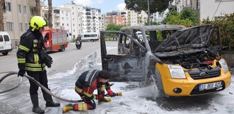 Mersin'de seyir halindeki araçta çıkan yangın söndürüldü