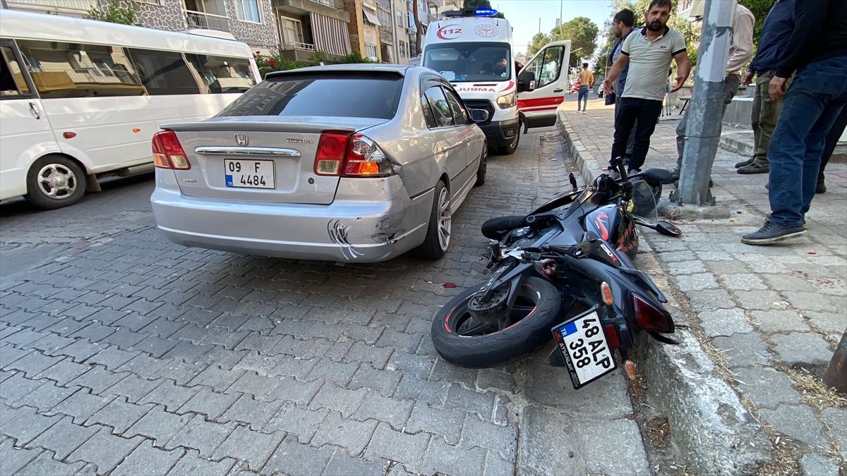 Nazilli'de otomobille çarpışan motosikletin sürücüsü yaralandı
