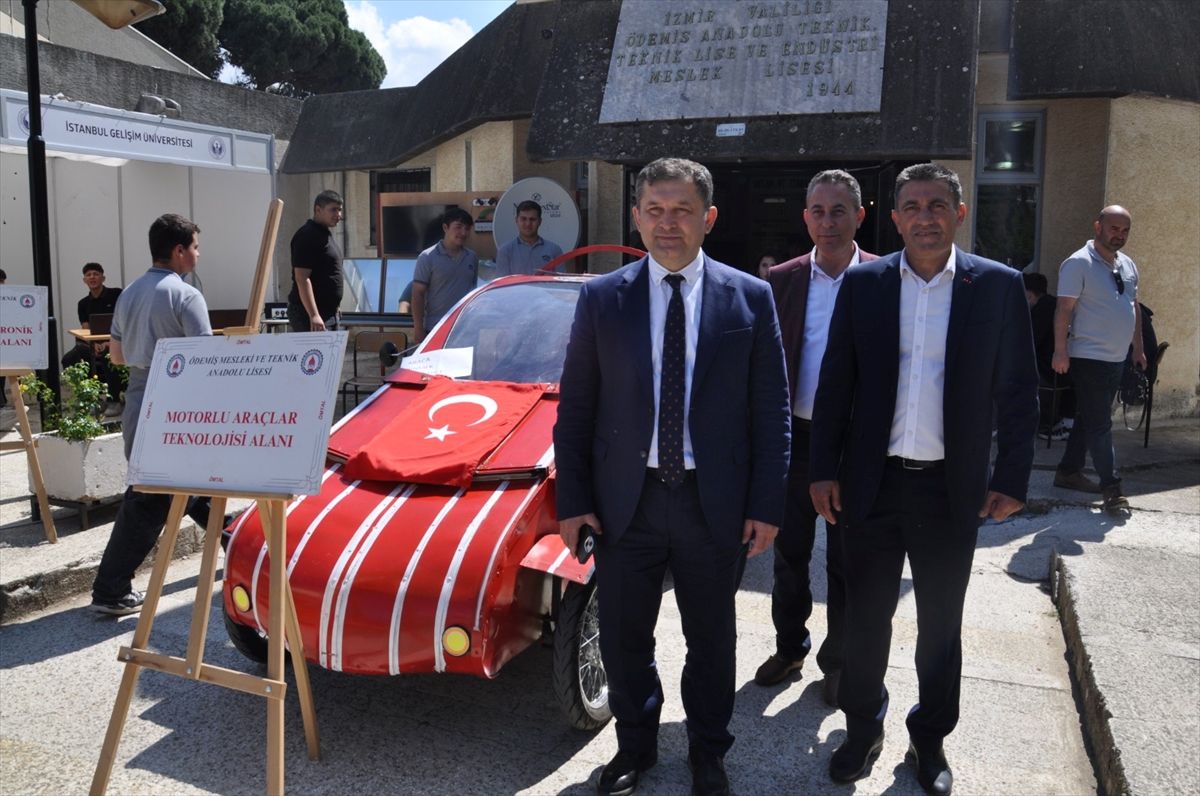 Ödemiş'te TÜBİTAK 4006 Bilim Fuarı düzenlendi