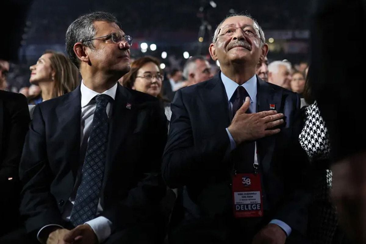 Özel tüm vekilleri davet etti: CHP'de saflar netleşiyor