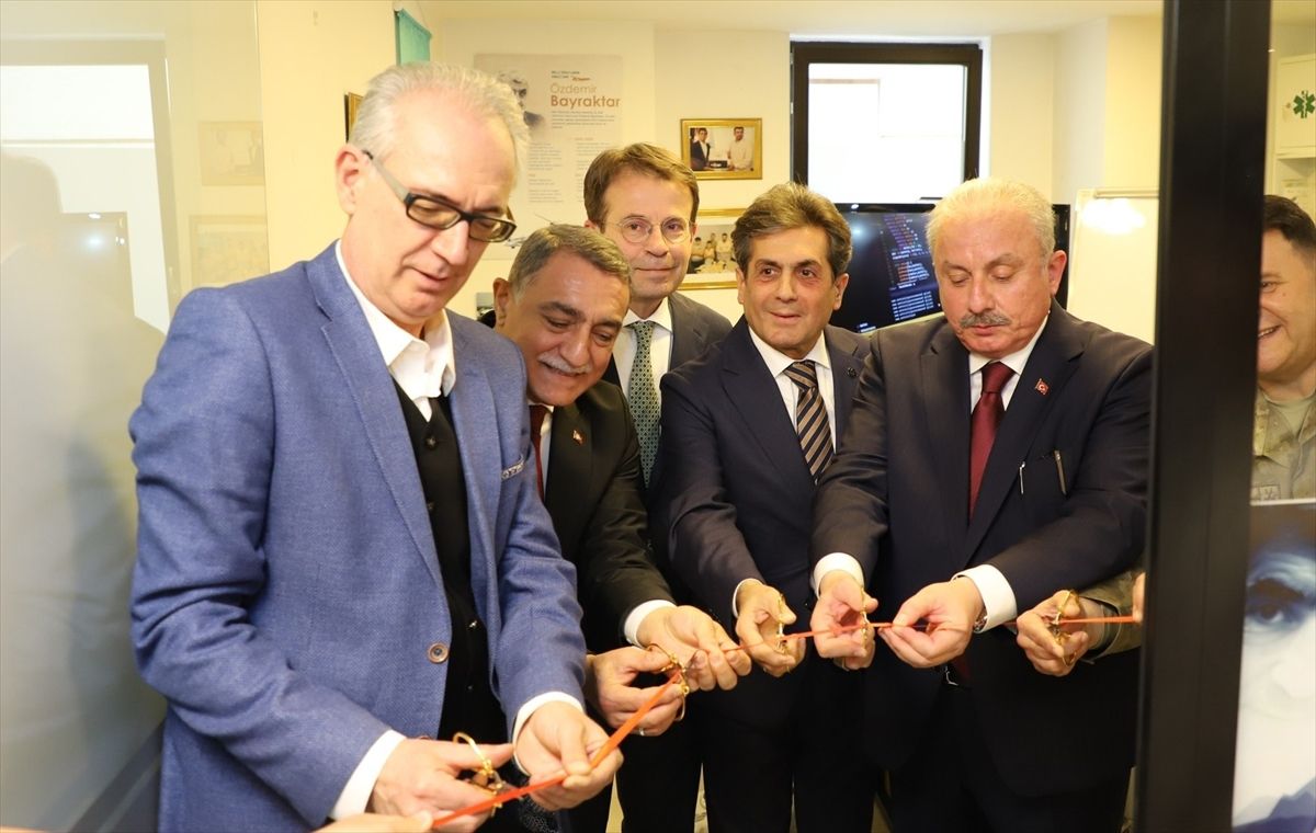 Prizren Yunus Emre Enstitüsünde 'Özdemir Bayraktar Teknoloji Atölyesi' Açıldı