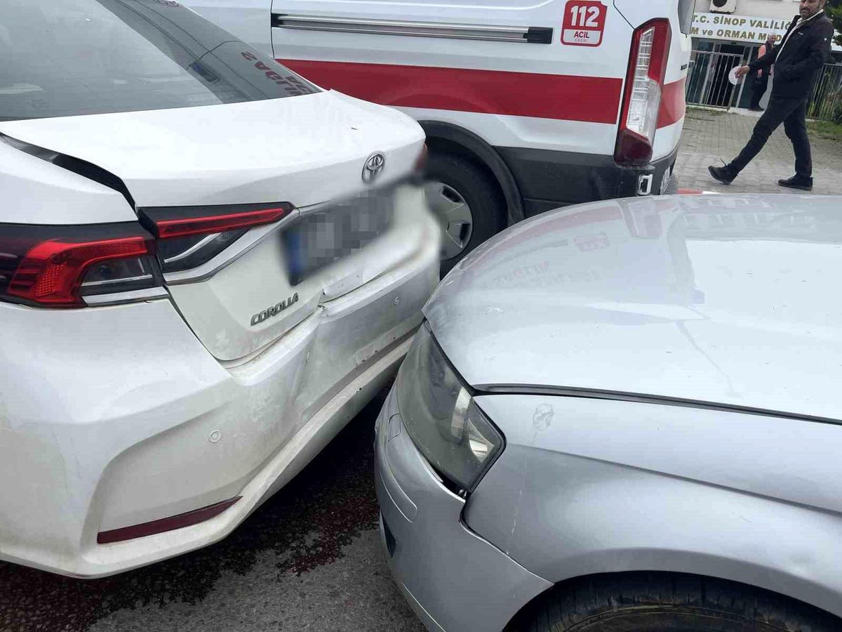 Sinop'ta zincirleme trafik kazası: 5 yaşındaki çocuk yaralandı