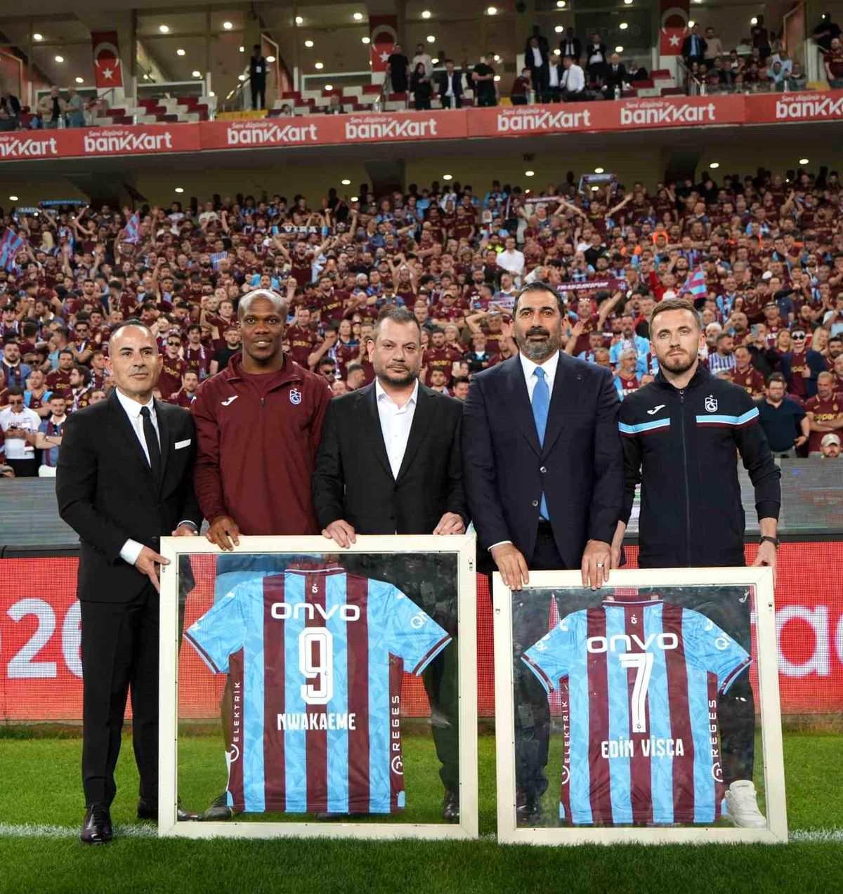 Trabzonspor, Nwakaeme ve Edin Visca'ya veda etti