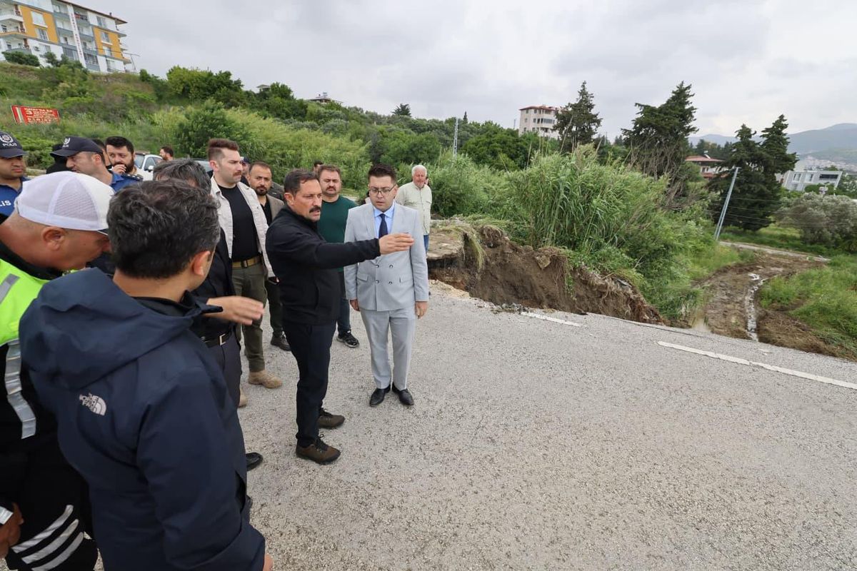 Vali Masatlı, Defne’de yağıştan etkilenen bölgelerde incelemelerde bulundu