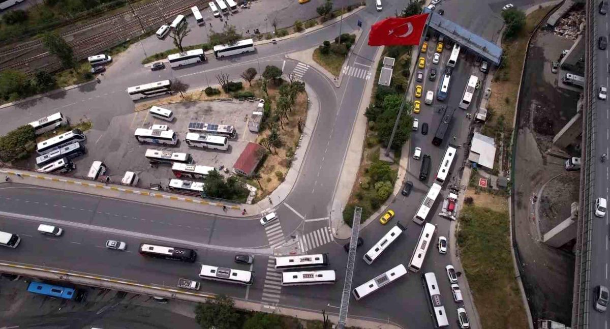 15 Temmuz Demokrasi Otogarı'nda bayram yoğunluğu havadan görüntülendi