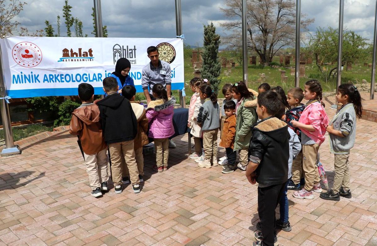 Ahlat'ta 'Müzeler Haftası' kutlandı