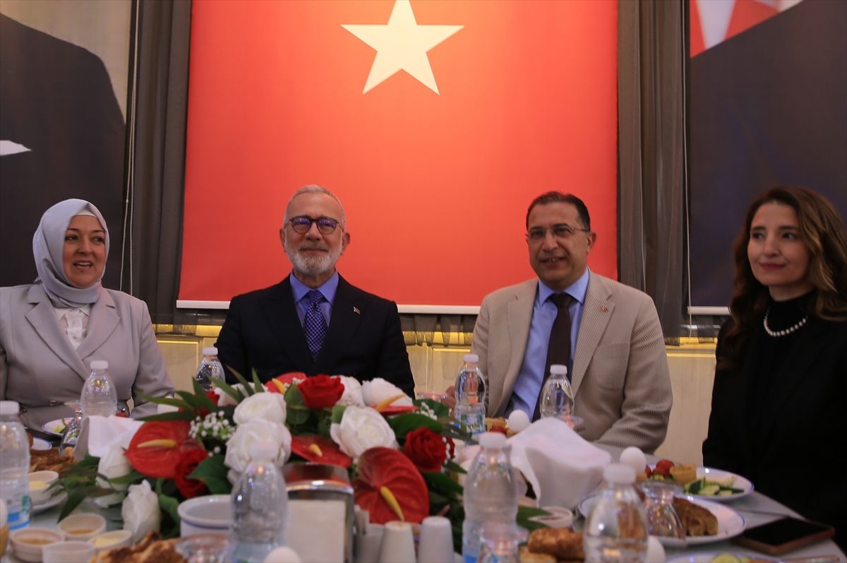 AK Parti Grup Başkanvekili Yenişehirlioğlu, Manisa'da konuştu Açıklaması