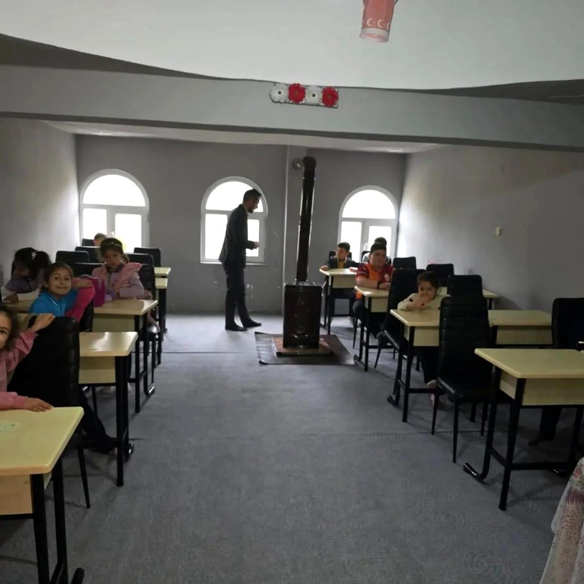 Ayancık'ta minik öğrencilere 