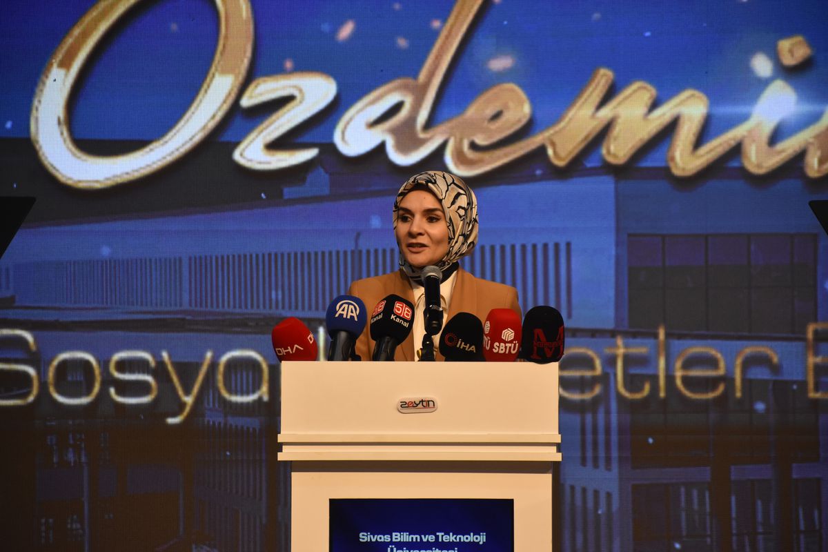 Bakan Göktaş: SBTÜ'nün Başarıları Gurur Verici