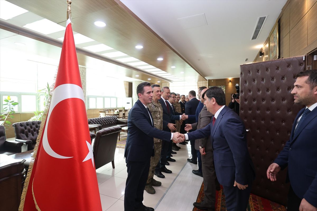 Bitlis'te bayramlaşma töreni düzenlendi