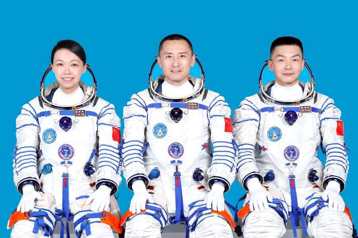 Çin'in Shenzhou-23 Mürettebatından Bir Astronot Uzayda Bir Yıl Geçirecek