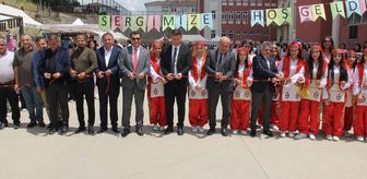 Cizre'de 'Maarifin Kalbinde Marifetli Gençlik' sergisi açıldı