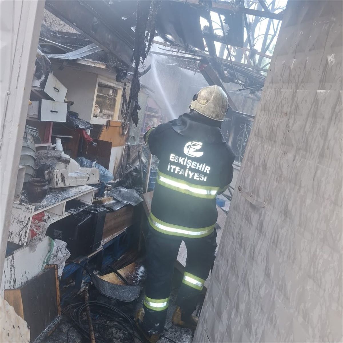 Eskişehir'de evde çıkan yangın söndürüldü
