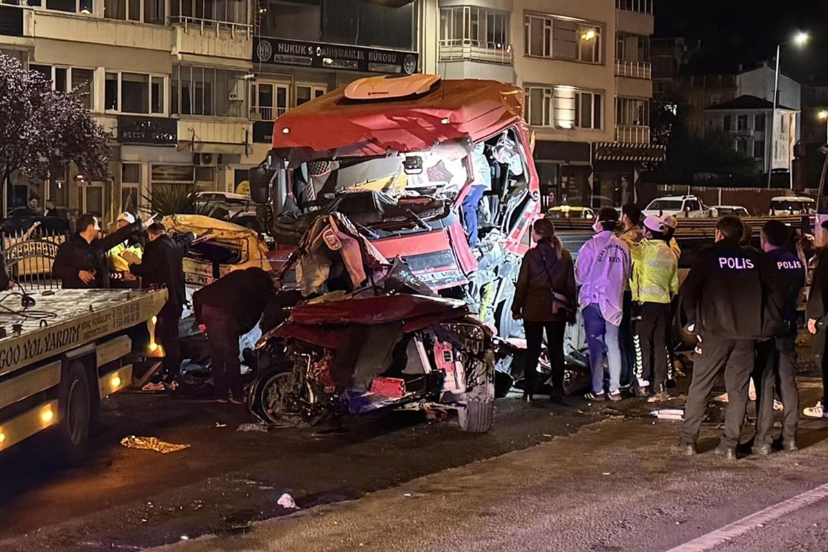 5 kişinin öldüğü kazadan kahreden detaylar! Bir aile yok oldu