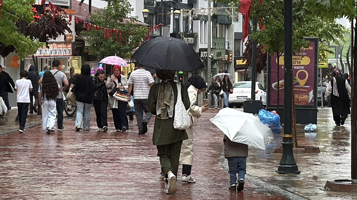Karabük'te Sağanak Hayatı Olumsuz Etkiledi
