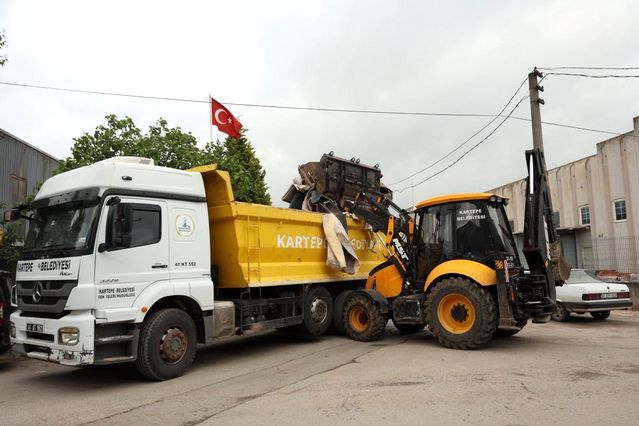 Kartepe'de bayram öncesi temizlik mesaisi