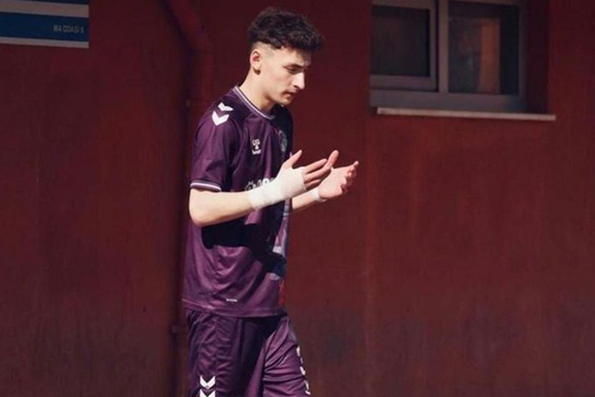 16 yaşındaki futbolcu Abdullah Sultanoğlu'nun hayatını kaybettiği kazaya ilişkin güvenlik kamera görüntüleri ortaya çıktı