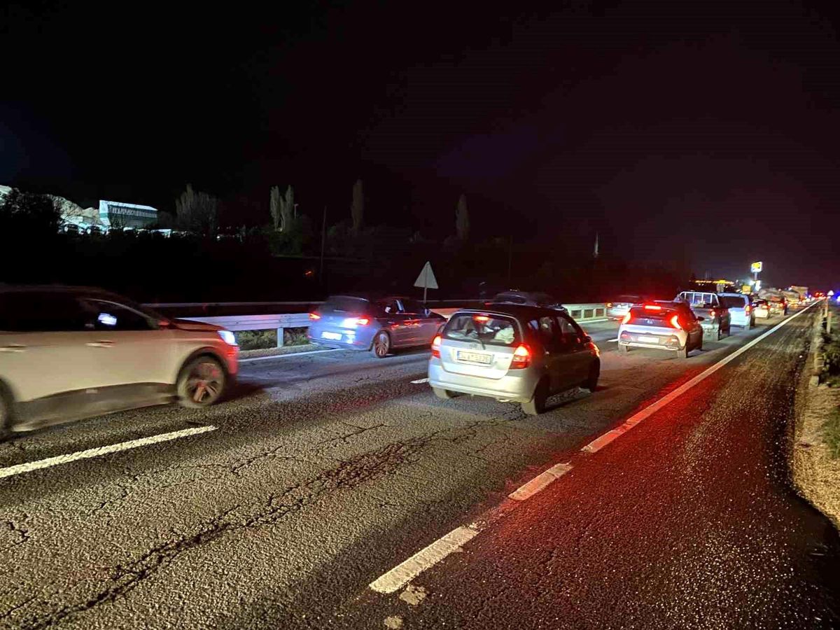 Kemikli Rampaları'nda trafik durma noktasına geldi