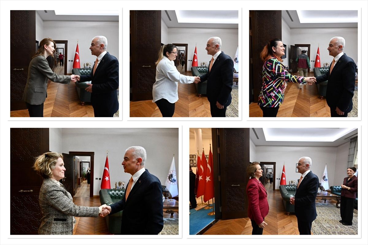 Kırklareli Valisi Turan personeliyle bayramlaştı