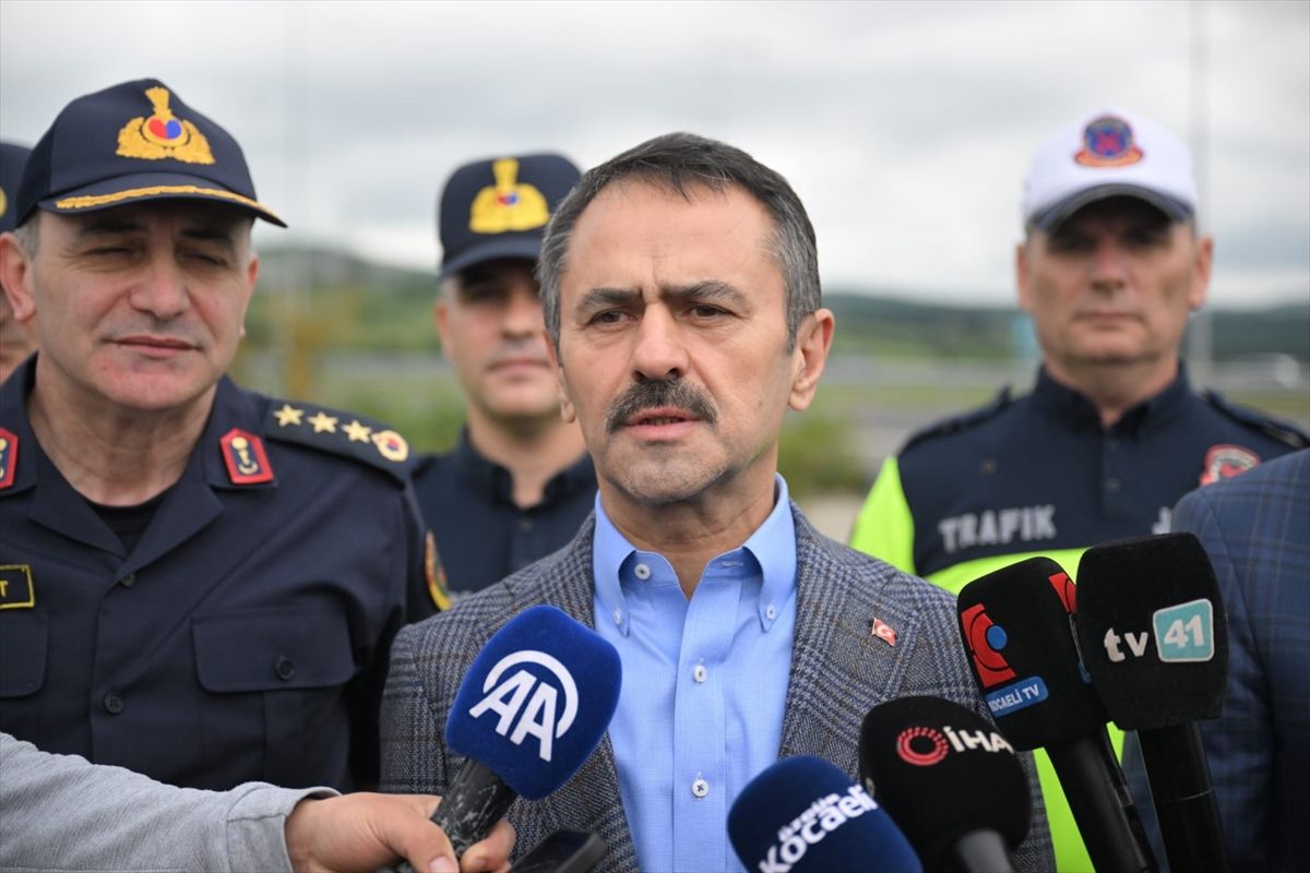 Kocaeli Valisi Aktaş, bayram trafiği tedbirlerini denetledi Açıklaması