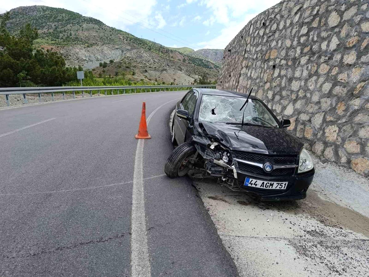 Kontrolden çıkan araç bariyerlere çarptı: 1 yaralı