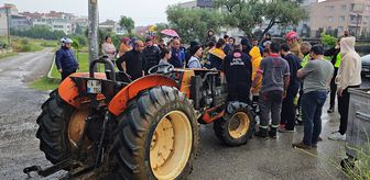 Manisa'da traktör ile motosikletin çarpıştığı kazada 1 kişi yaralandı