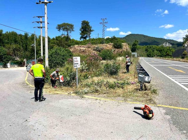 Marmaris'te bayram öncesi yoğun mesai