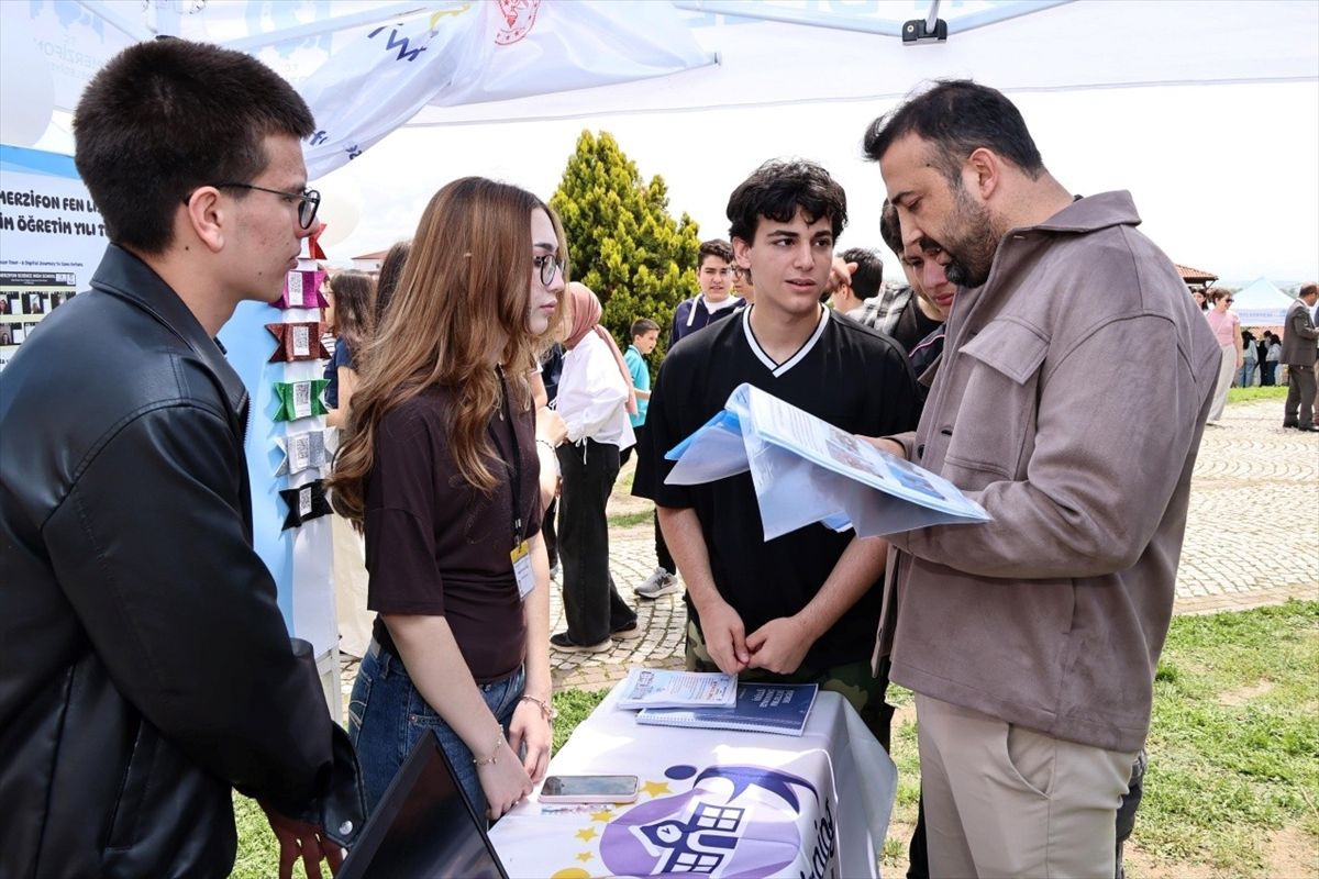 Merzifon'da 4006 Bilim Fuarları açıldı