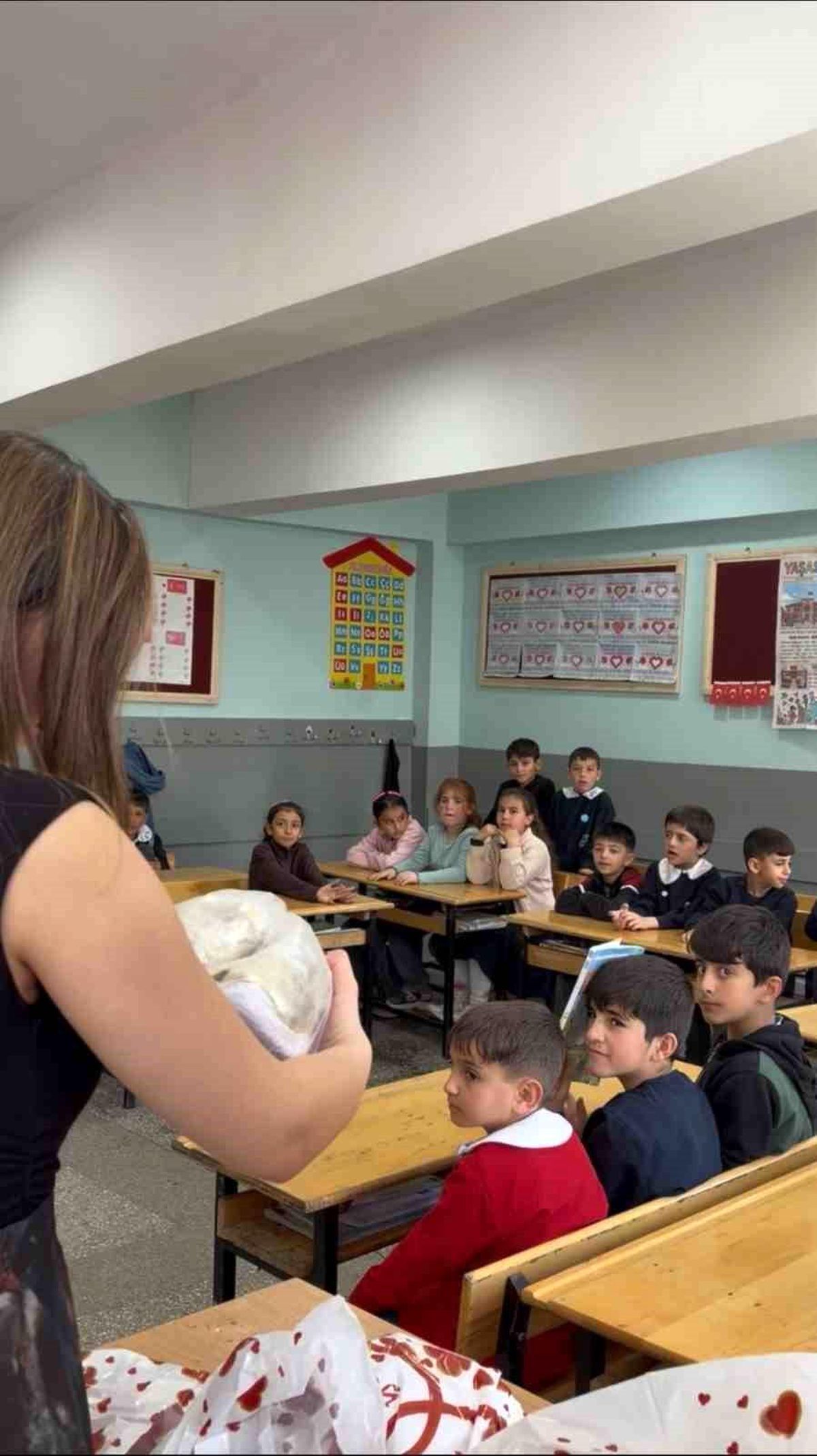 Minik öğrenciler bayram sevincini erken yaşadı