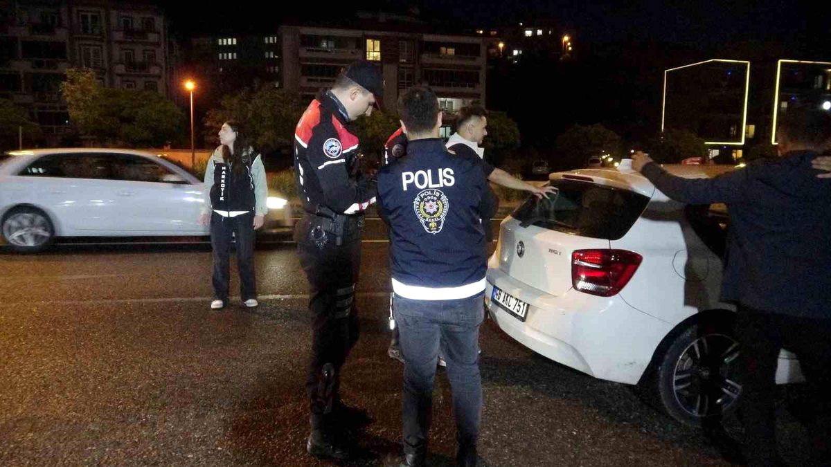 Muğla polisinden 'gece operasyonu' gibi denetim