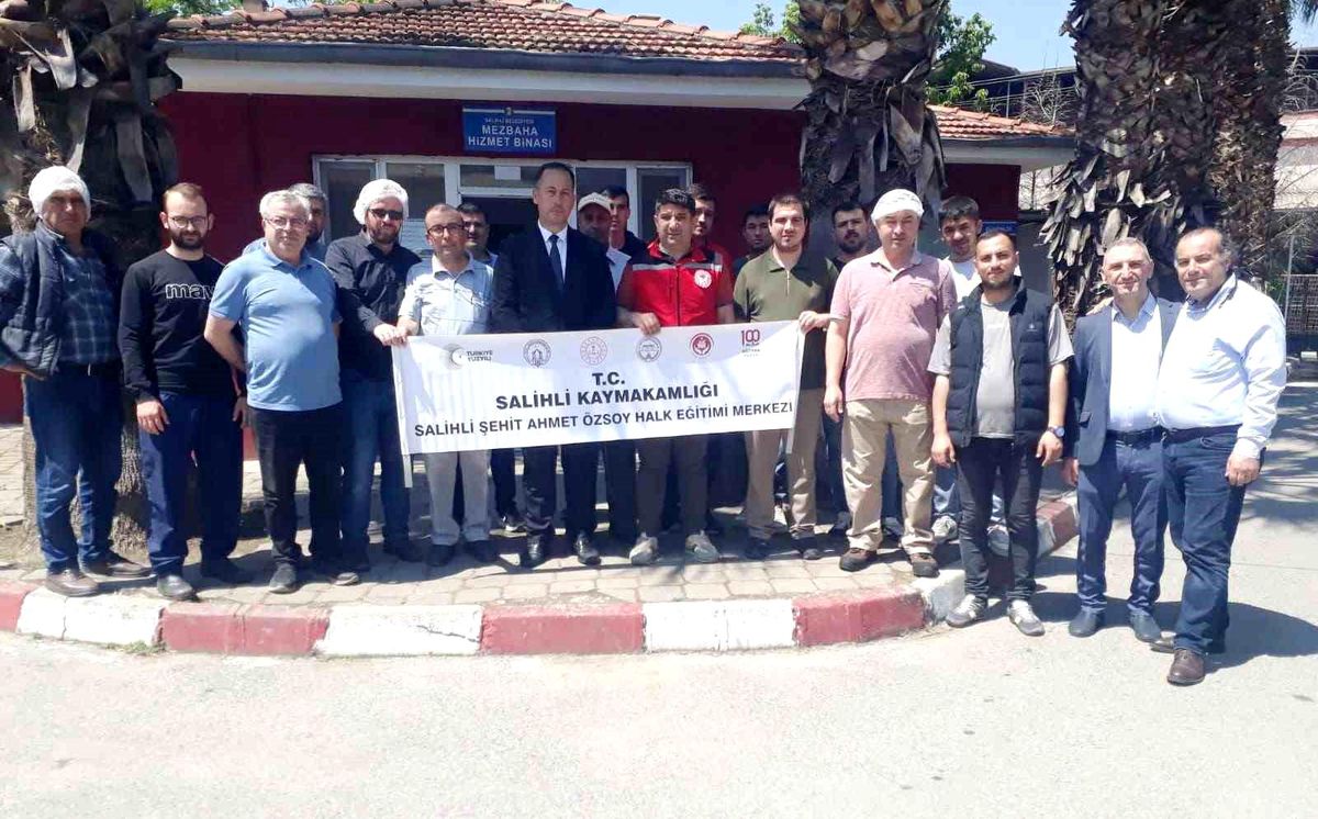 Salihli'de Kurban Kesim Elemanı Kursu Tamamlandı