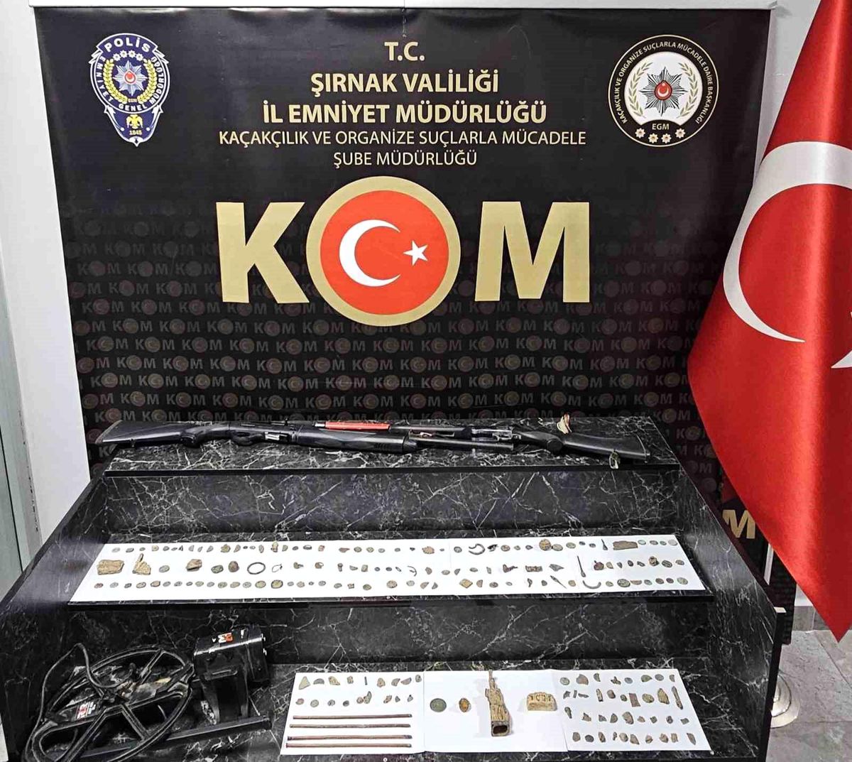 Şırnak'ta tarihi eser operasyonunda 180 obje ele geçirildi