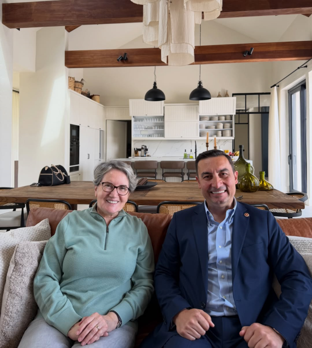 Meral Akşener at home