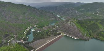 Tokat'ta Almus Baraj Gölü'nde dolusavaktan akan su dronla görüntülendi