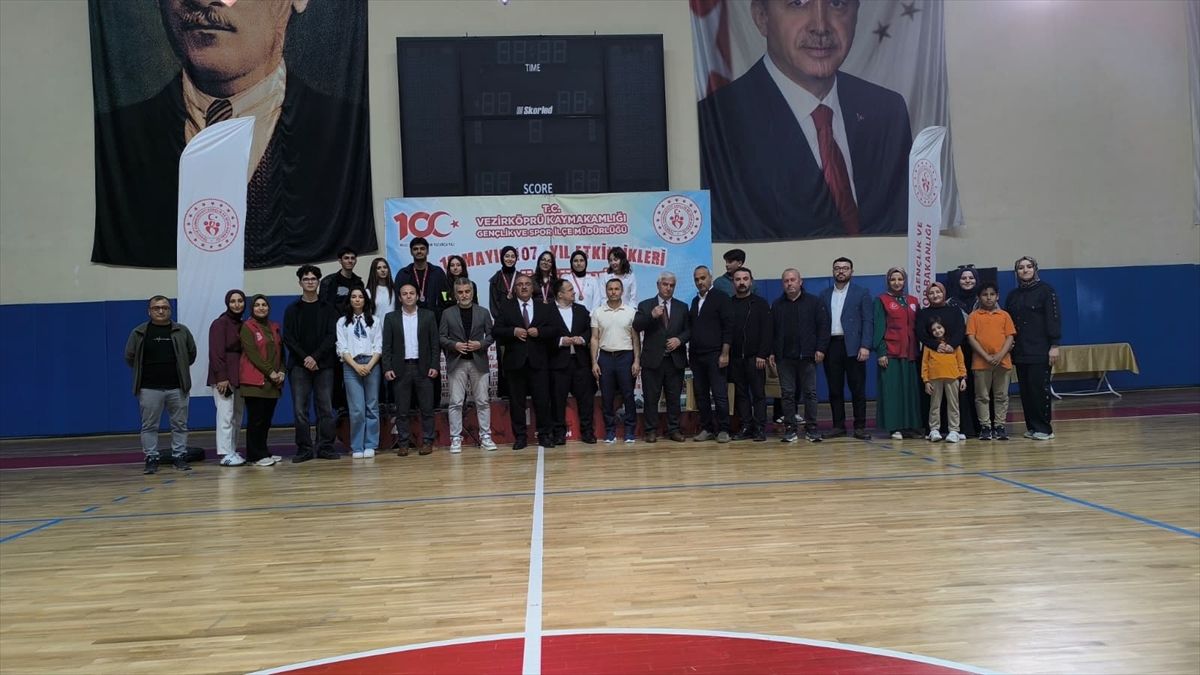 Vezirköprü'de liseler arası münazara yarışması yapıldı