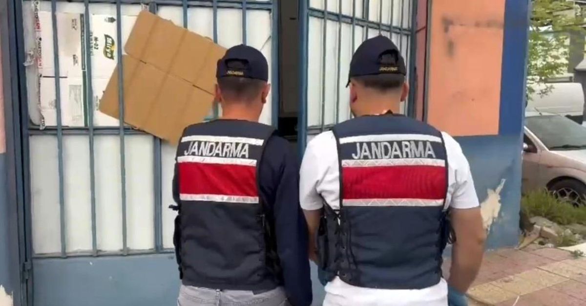 Adana ve Konya'da 13 bin 633 litre kaçak alkol ele geçirildi